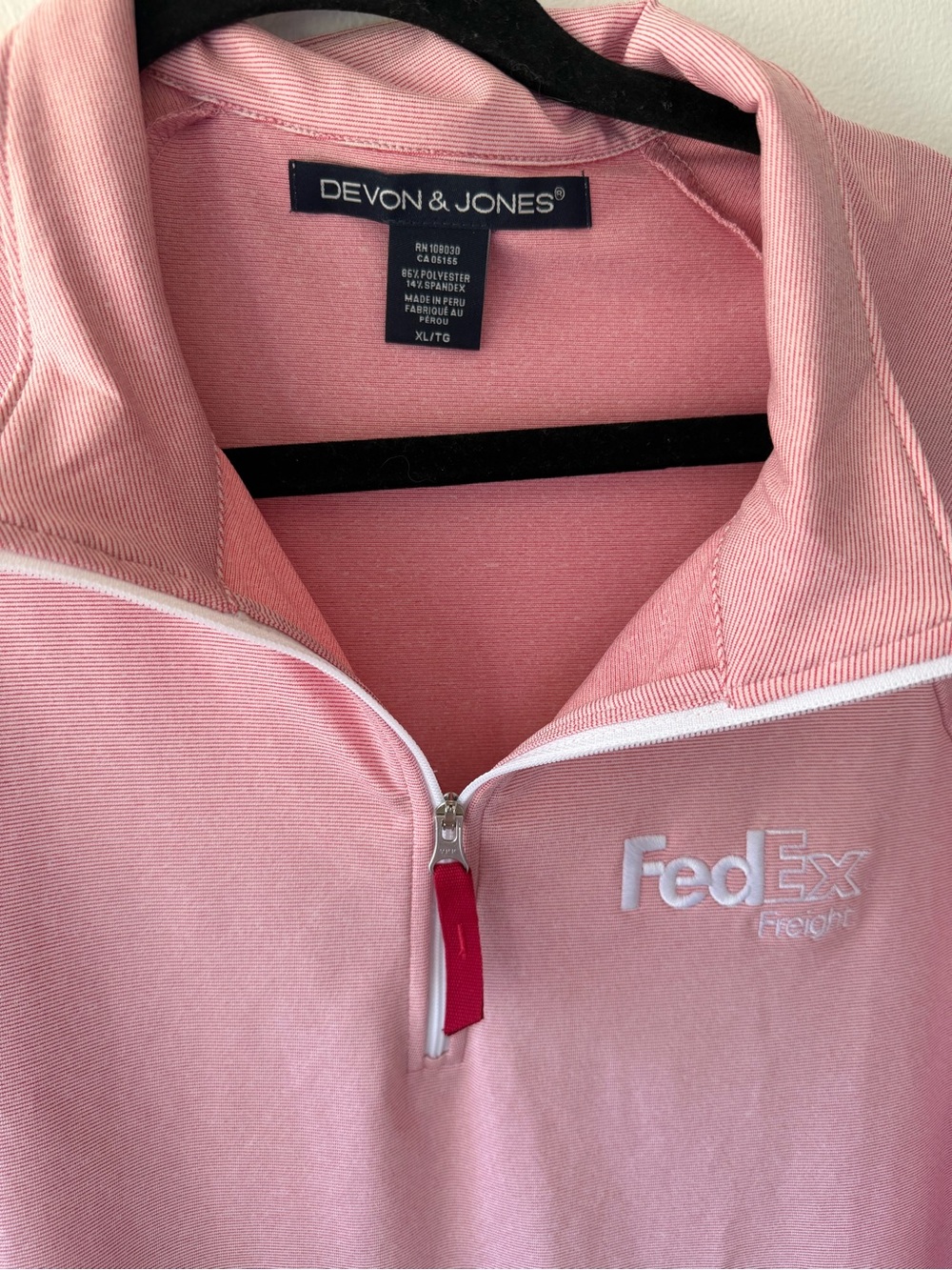 Men’s FedEx Freight XL half zip, NWOT